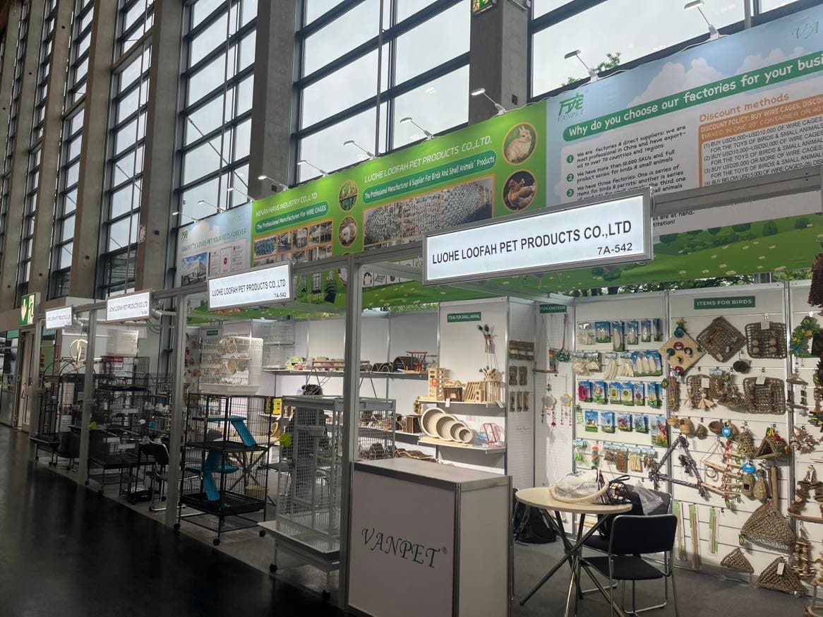 VANPET携旗下漯河市陆发宠物用品有限公司&河南汉湜实业有限公司笼具新品亮相Interzoo 2024德国纽伦堡宠物展